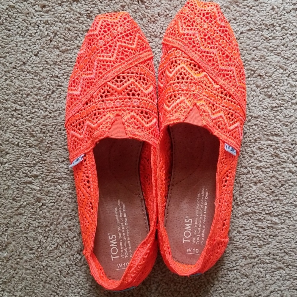 Toms NWOT